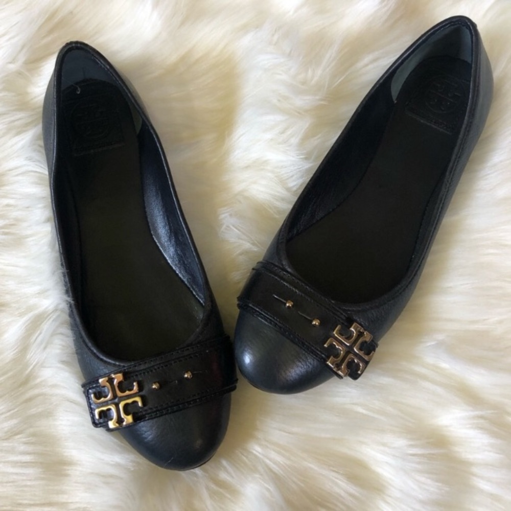 Used 10M Tory Burch Black leather flats goldware